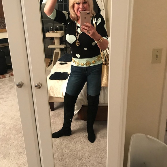 💝Show your love will ”REMAIN!” Comfy sweater in Black w/Mint green hearts/trim - Picture 8 of 8